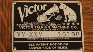 Victor "Schoolhouse" Victrola XXV