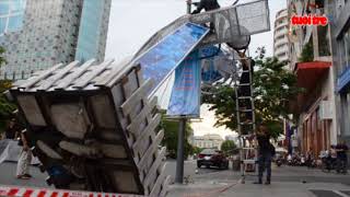 One injured in welcome gate collapse at Saigon pedestrian street