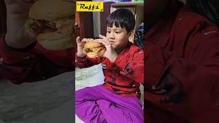 Mama Ne First Time Burger 🍔 Khaya #ashortaday #youtubeshorts #burger #raffsf9 #anjalimukharji