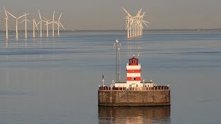 De bor døgnet rundt i en uge ad gangen på et fyr