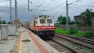 DEADLY Shrill Honking !!! ABB WAP5 Mumbai DURONTO Express Tears Bhilad at MPS