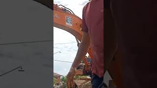 bis tenggelam di angkat menggunakan excavator 😱