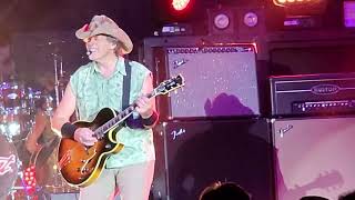 Ted Nugent Strangle hold