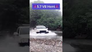 Jeep Grand Cherokee 5.7 Hemi v8 drifts donuts and river crossing