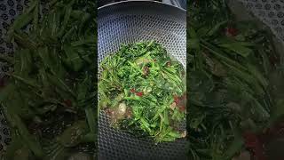 Tumis kangkung tetap jadi sayur terfavorit sa'at ini#tumiskangkung #food #tkwtaiwansukses