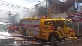 Terrible incendio en la calle 19 con 4 y 5 Ibagué Tolima video completo.