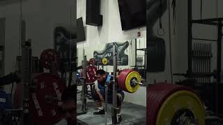 410kg x 3 rep squat Made easy by Jesus Olivares 👊😱