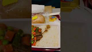 LUNCHTIME IN THE AIR | PHILIPPINE AIRLINE FOODS #shorts #short #philippineairlines  #food #ontheair