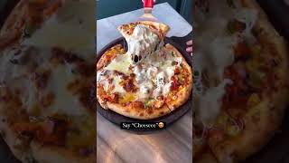 Cheesy pizza 🍕🤤🤤