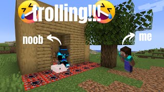 Trolling Noob In This Server In Minecraft