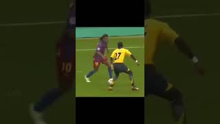 ronaldinho skills #ronaldinho #ronaldinhoskills #ronaldinhoshorts #football #footballshorts #foot