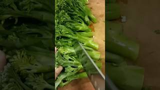 Cutting Broccoli #trendingshorts #amazingcutting #broccoli #youtubeshorts #viralvideo