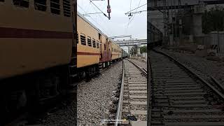 11904 || Virangana Lakshmibai Jhansi Intercityexpress ETW - VGLJ Arriving PFno.2 #tracksounds#shorts