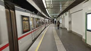 Wien U-Bahn Type V Line U4 departing Pilgramgasse