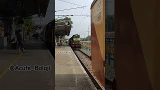 One platform 2 Trains 🚂😳🔥 #shorts #mayiladuthurai #sengottai