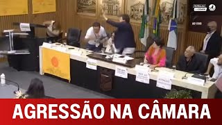 Presidente do conselho municipal de saúde quase é agredida com cadeirada