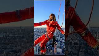 Jared Leto conquered the top of the Empire State Building skyscraper