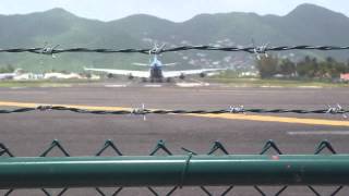 KLM B747-400 Takeoff in St.Maarten (TNCM/SXM)