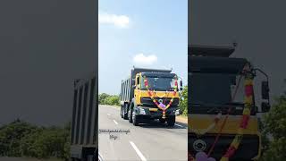 YELLO BHARAT BENZ DUTY TRUCK ON INDIAN HIGHWAY.