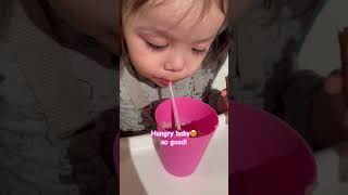 So good apple & blueberry smoothie, Jazzy likes it! So hungry 😋 #yummy  #viralvideo #socute