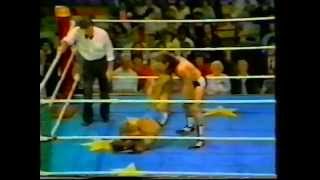 Tony Costas v Johnny Saint