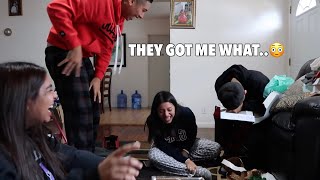 OPENING OUR CHRISTMAS GIFTS (HILARIOUS)