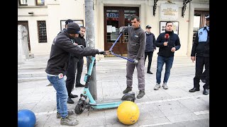 Kadıköy kaldırımları elektrikli scooterlardan temizlendi