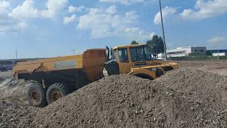 VOLVO A30F DUMPER IN ACTION,HIS JOB !