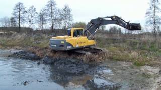 Volvo EC240B czyszczenie stawu 05.11.2014