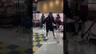 Polka in the grocery store