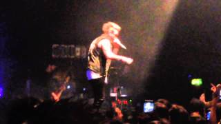 P A P A - Papa Roach ( Live At Bristol O2 Academy)