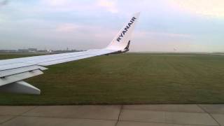 Ryanair 737-800 Stansted Take Off