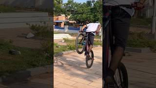 Cycle stunting #youtubeshorts #cyclestunt