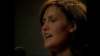 Karen Matheson - Mi Le M'uilinn Air Mo Ghluin - with Tommy Smith - Ceol Tacsi !