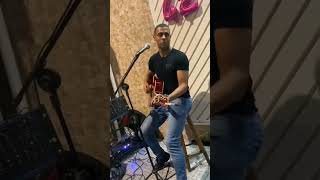 Rapaz canta música ao vivo e surpreende 😱#sertanejo #shorts