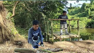 MEMBUAT PONDOK BAMBU SANGAT SEDERHANA DENGAN BAHAN SEADANYA DI DALAM HUTAN