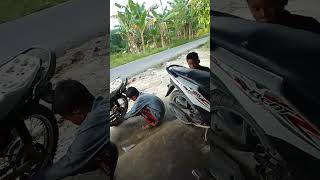 konsumen  lagi nunggu kereta y#shortvideo