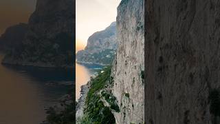 Via Krupp da ilha de Capri 🇮🇹 vista dos jardins de Augusto #italy #travel #capriisland