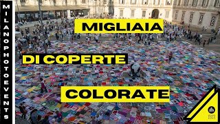 Piazza Duomo Milano Migliaia di coperte colorate