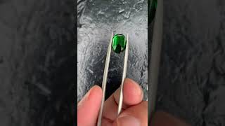 Природный Цаворит (Tsavorite) 8.22ct, без облагораживаний. Vibrant Brilliance. Сертификат GUILD.