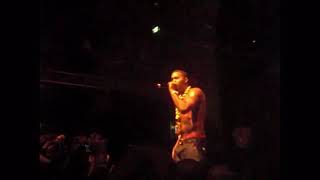 Nas wearin crazy chain on Stage