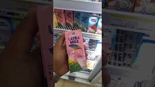 Ayo gaes minum susu UHT ultra rasa strowberry  kamu suka yang mana !? @4anakrambow