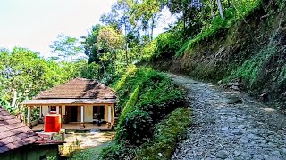 Suasana Langka Desa Terpencil Di Bawah Bukit Yang Menawarkan Era 80an Penuh Ketenangan Dan Kedamaian