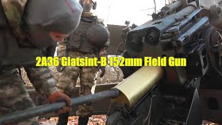 Russian Soldiers fire the 152 mm 2A36 Giatsint-B Towed Field Gun