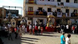 La Santa Cruz en la plaza  del Reloj..