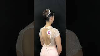 Qual adereço você escolheria para combinar com o collant branco e a saia rosa? #ballet #bailarina