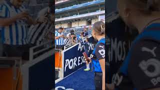 Rayados entrando al terreno de juego...