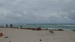 Windy, wavy Sunday afternoon on South Beach