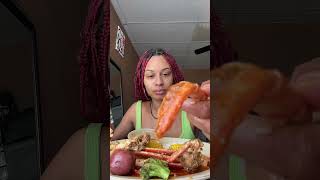 Seafood boil ASMR what’s your favorite part of a boil? #seafoodboil #asmreating #eatingasmr