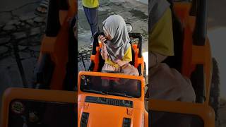 Annasya Main Mobil Aki #shorts #video #mobilaki #mainan #mainananak #baby #cute #babyhijab #cutebaby